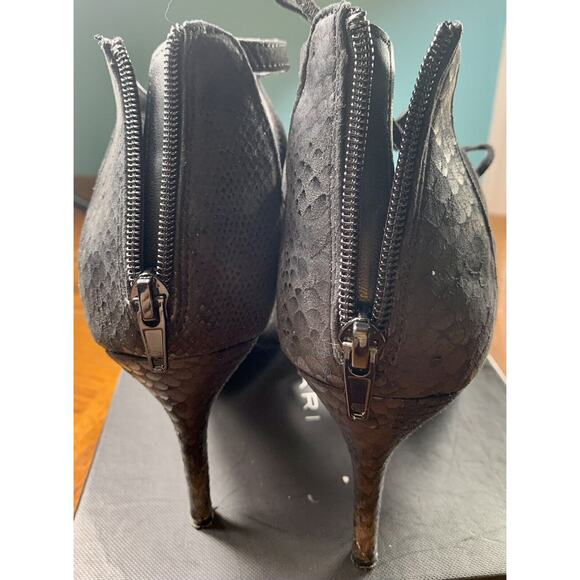 Ladies Suede Heels Size 9.5 by Rampage Excellent Condition! Sku 18 - Picture 5 of 9